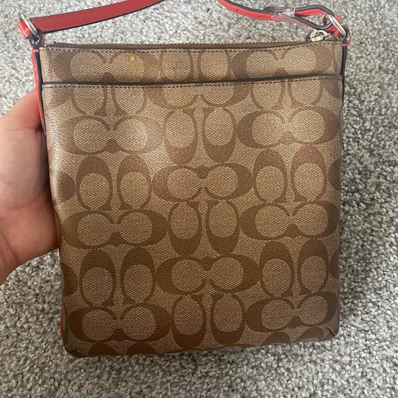 Coach crossbody purse - Picture 4 of 4